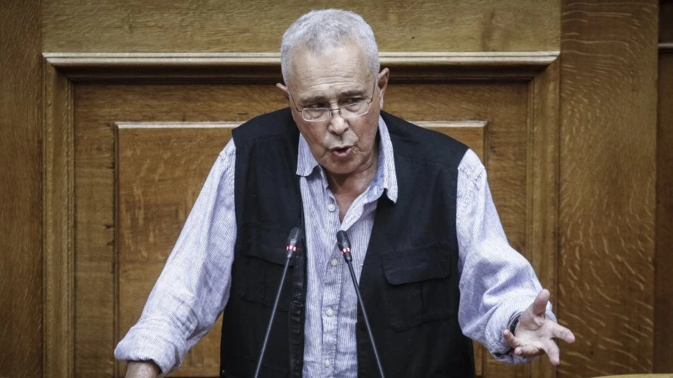 Ζουράρις: Όταν ο Τσίπρας είπε «Βόρεια Μακεδονία», ένιωσα τάση προς εμετό!